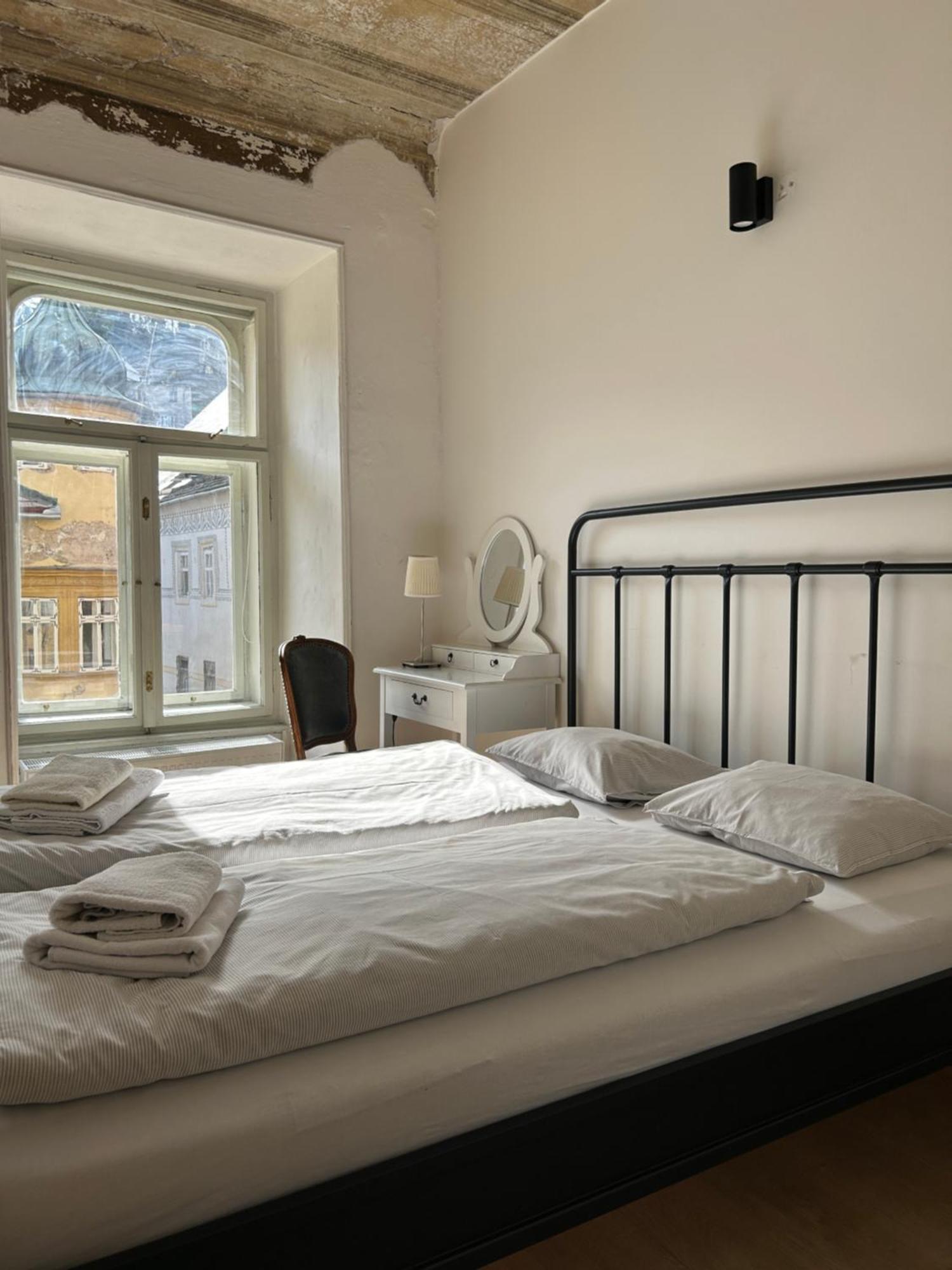 Boutique Apartments บันสกา ชีอาว์นีซา ภายนอก รูปภาพ
